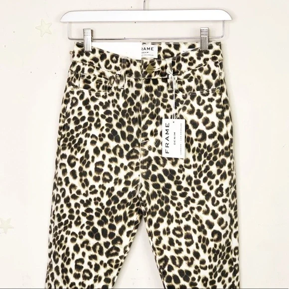 𝅺Frame Ali high rise cigarette leopard print jeans